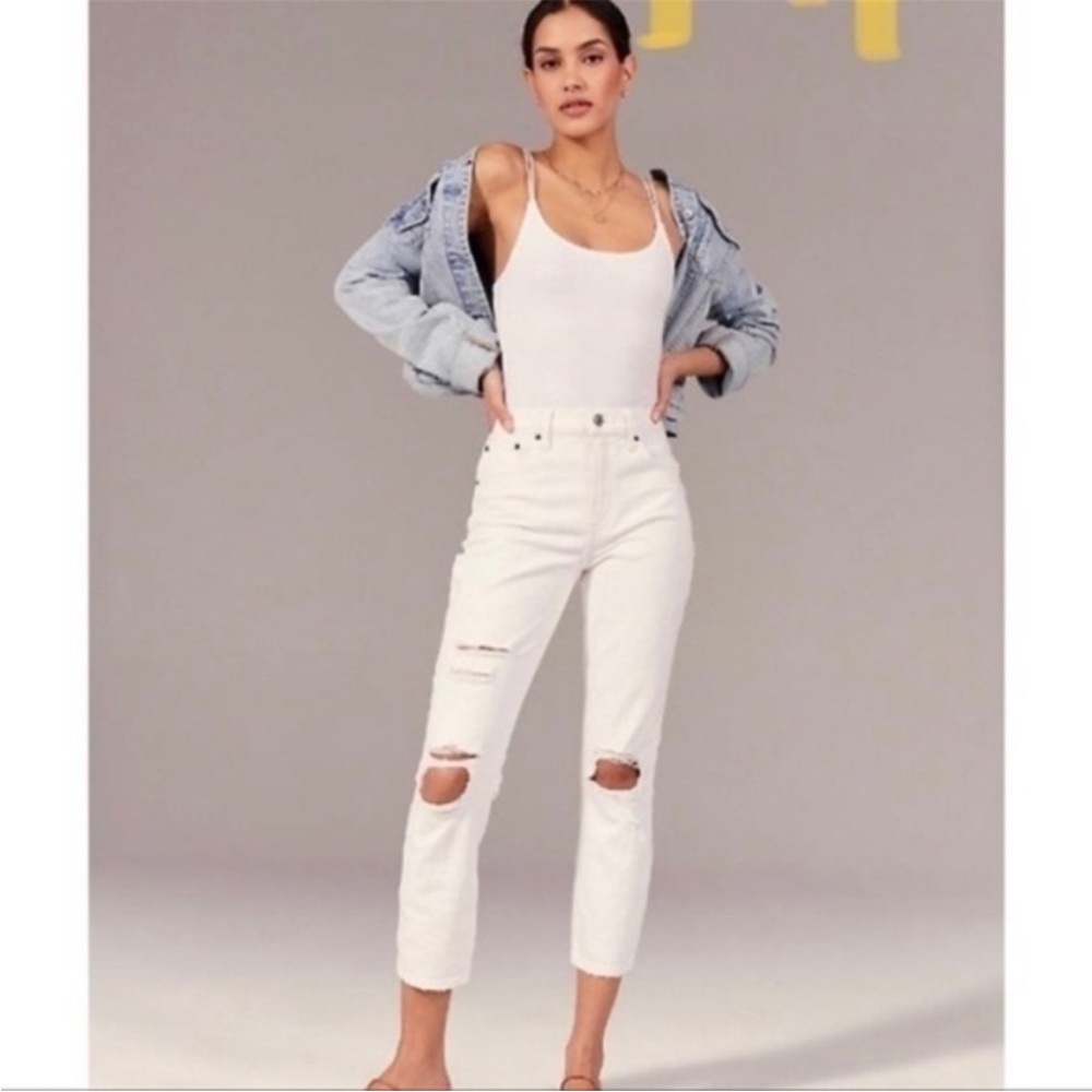 Abercrombie & Fitch White high rise mom jean